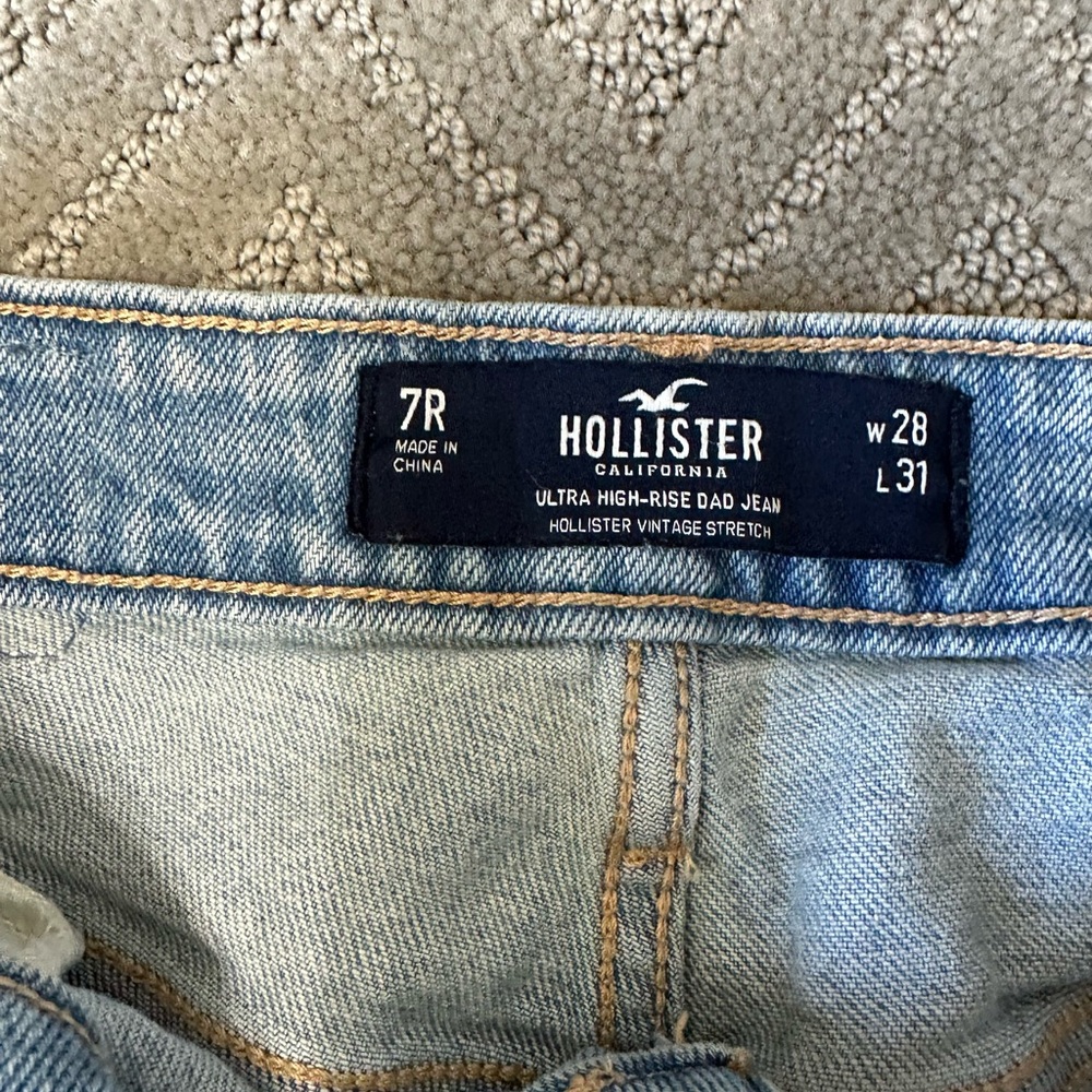 Hollister Light Blue Straight-Leg Distressed Jeans - Picture 3 of 3